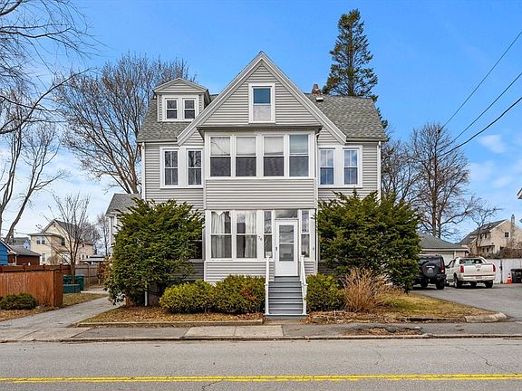 2nd image of 76 Myrtle St