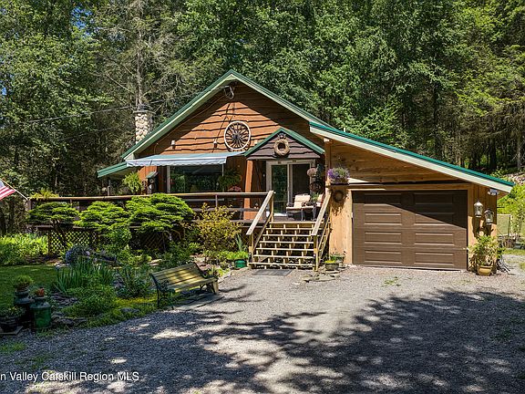 4th image of 747 Crystal Meadows Road
