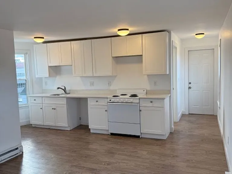 510 Maple St — Photo 1