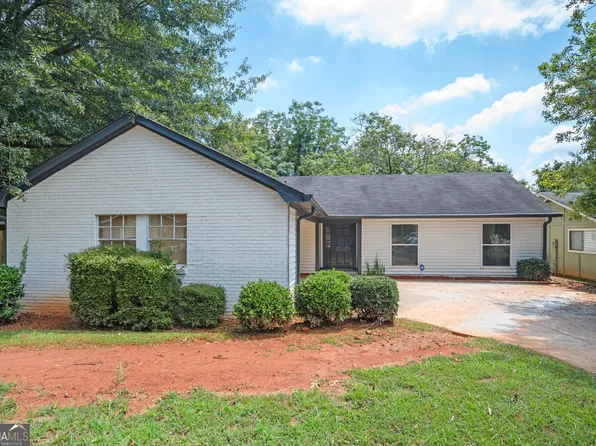 1130 Mannbrook Dr, Stone Mountain, GA 30083
