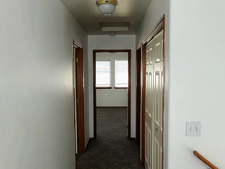 1326 S Skyline Dr — Photo 8