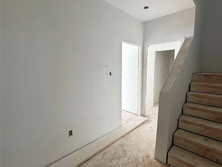 6702 Metro Blvd #5 — Photo 7