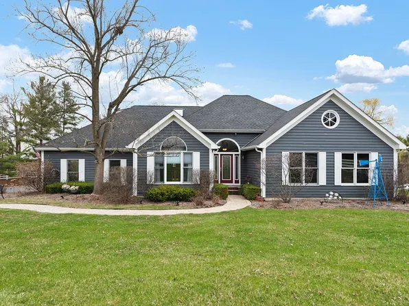 30945 N Manor Hill Rd, Grayslake, IL 60030
