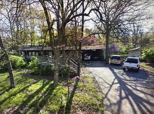 750 N Cedarwood Ave, Fayetteville, AR 72701