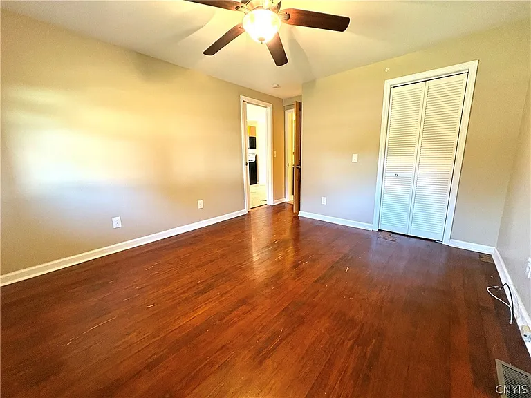 32 Walnut St — Photo 8