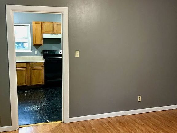 2nd image of 1436 Farmview Ave