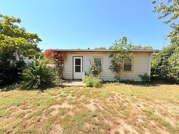 2nd image of 743 N Kiger Rd
