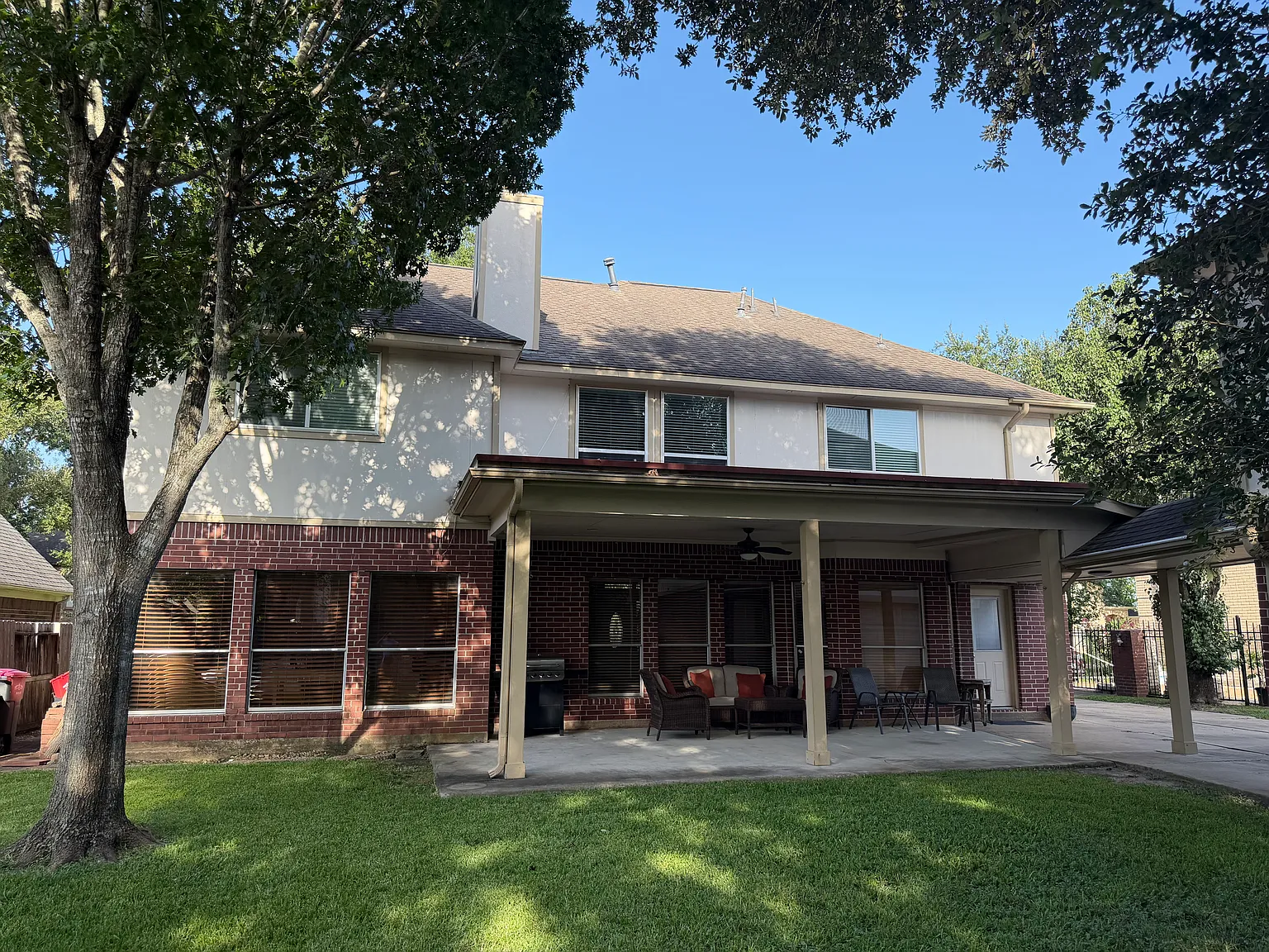 5 bed, 3.5 bath, 3698 sqft, $3,000 — Photo 3