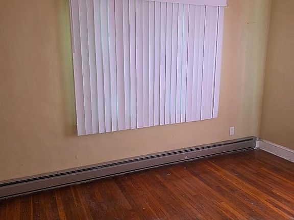 3rd image of 1358 Farragut Ave