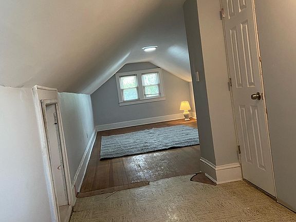 3rd image of 1010 Auburn St