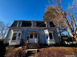 77 Chapman St, Putnam, CT 06260