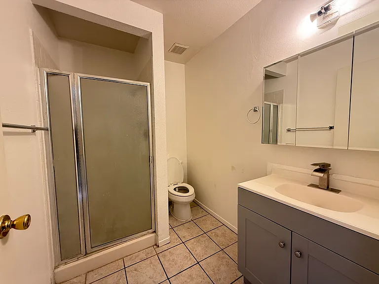 595 W Alamos Ave — Photo 9