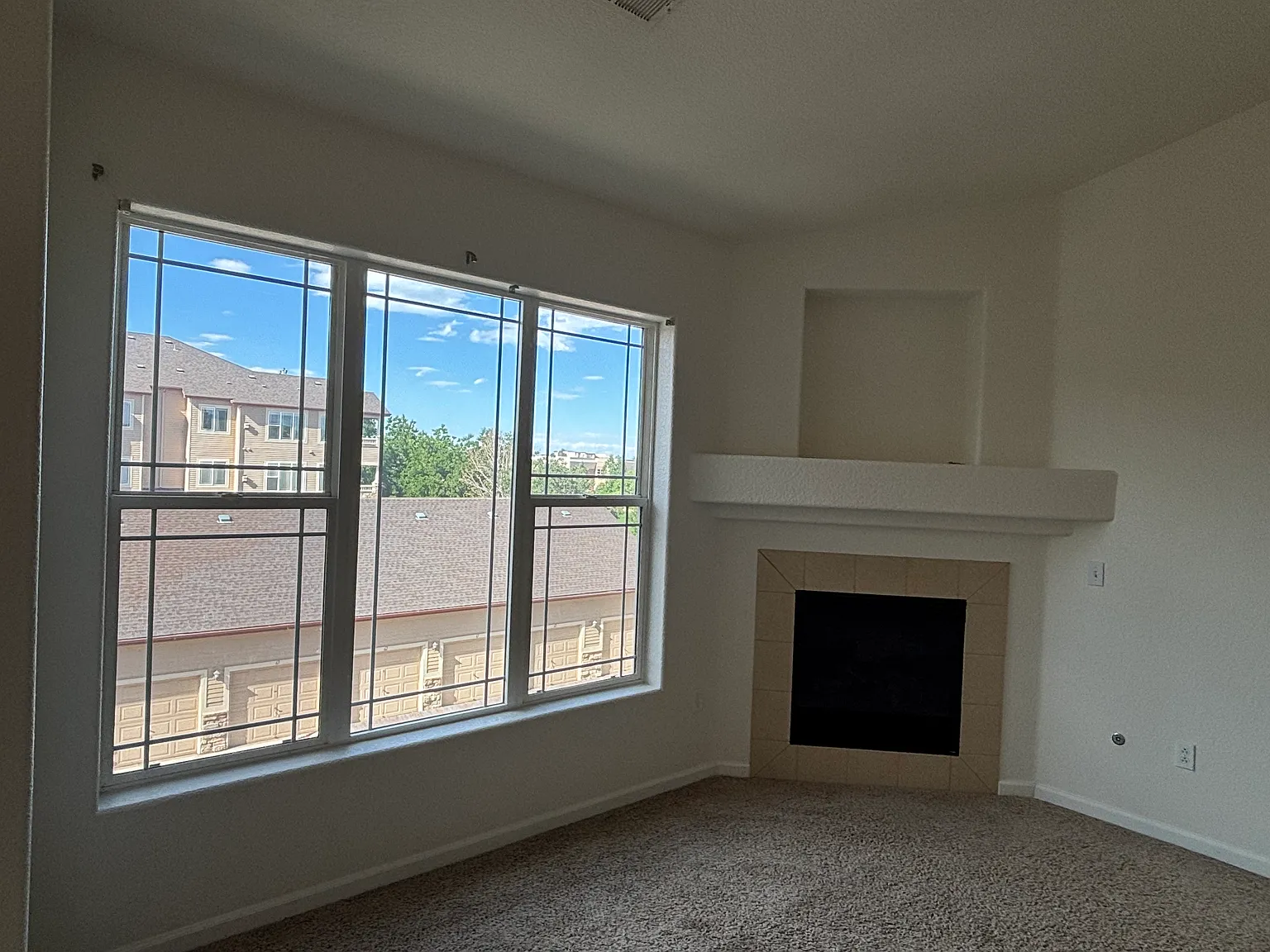 2 bed, 1262 sqft, $2,000 — Photo 3