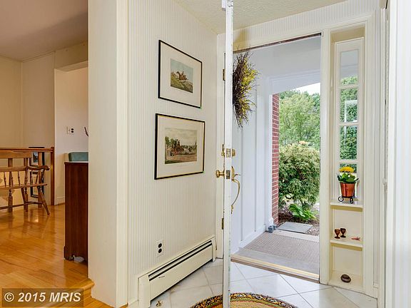 3rd image of 6924 Cherry Ln