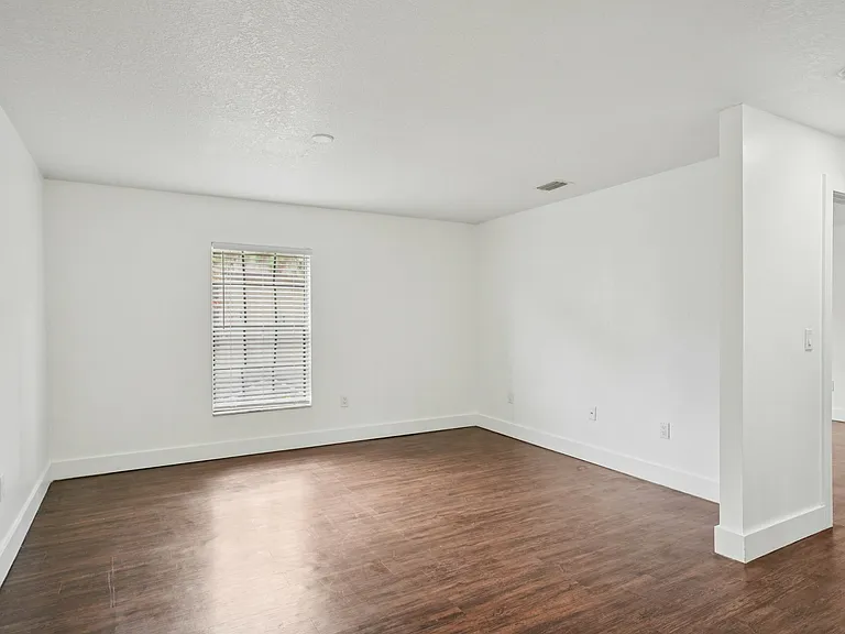 Gandy Parkside Apartments — Photo 34