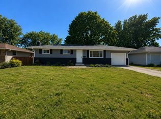 3202 W Birkshire Dr, Peoria, IL 61614