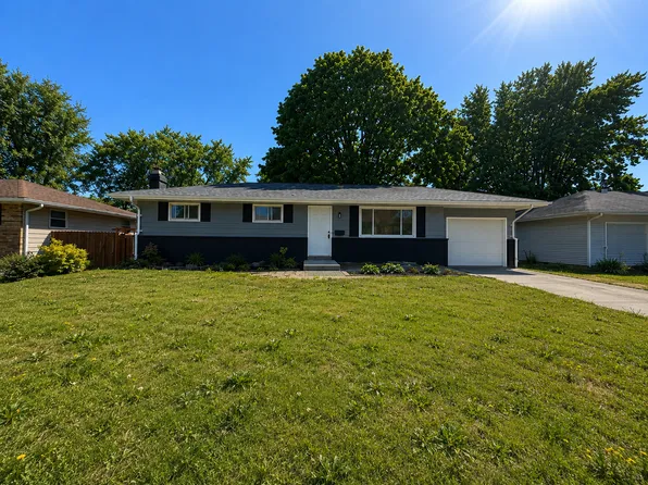 3202 W Birkshire Dr, Peoria, IL 61614