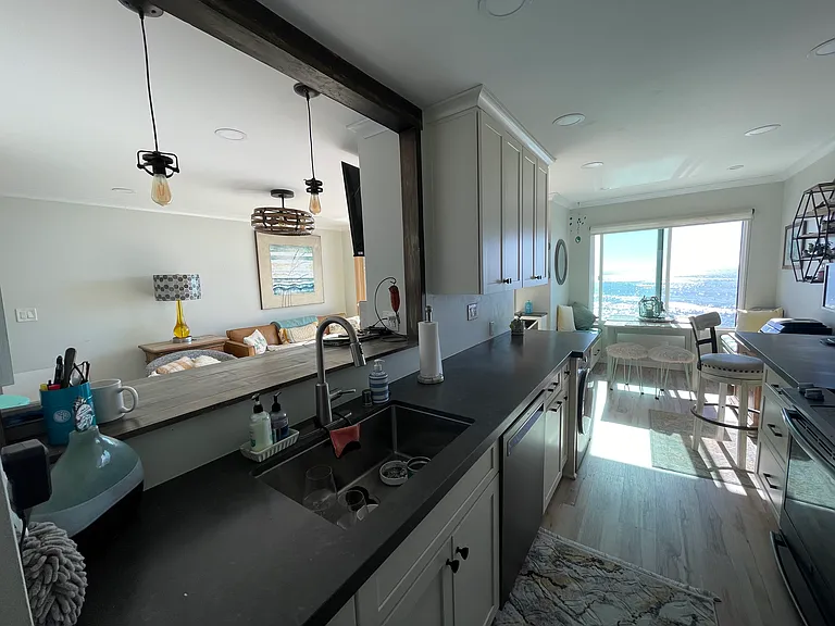 5015 Santa Cruz Ave — Photo 10