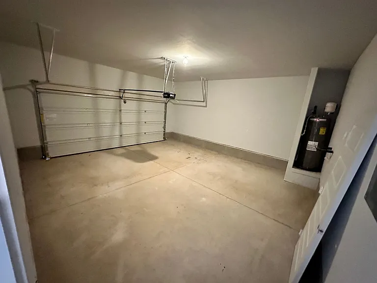 14607 Emerio Dr — Photo 18