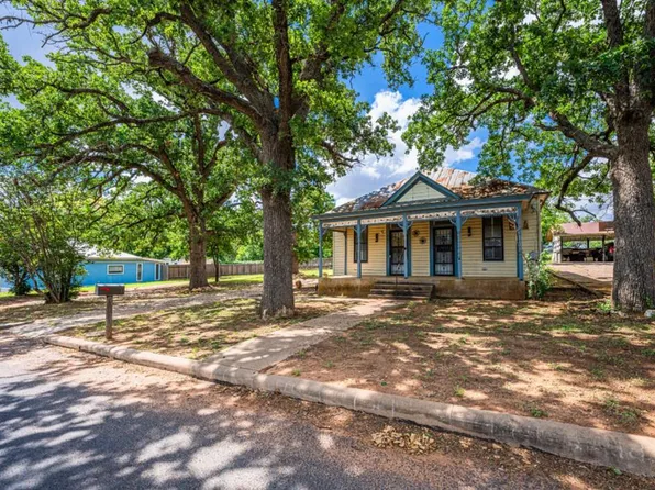 301 Hale St, Fredericksburg, TX 78624