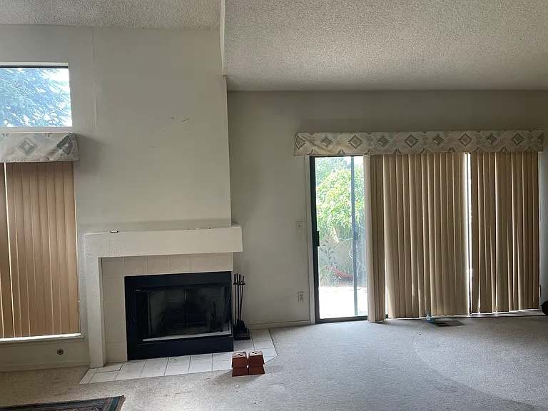 4075 Snowshoe Ln — Photo 16