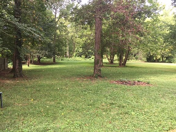 2nd image of 1831 Arnold Dr