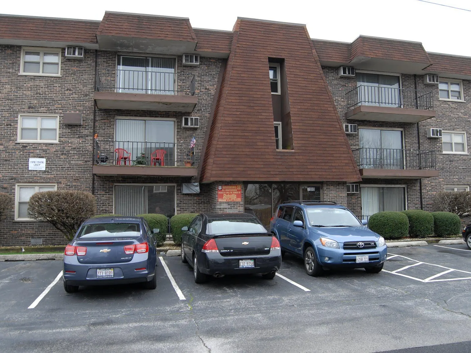 2 bed, 950 sqft, $1,550 — Photo 1