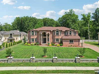 5 Sipporta Ln, Paramus, NJ, 07652