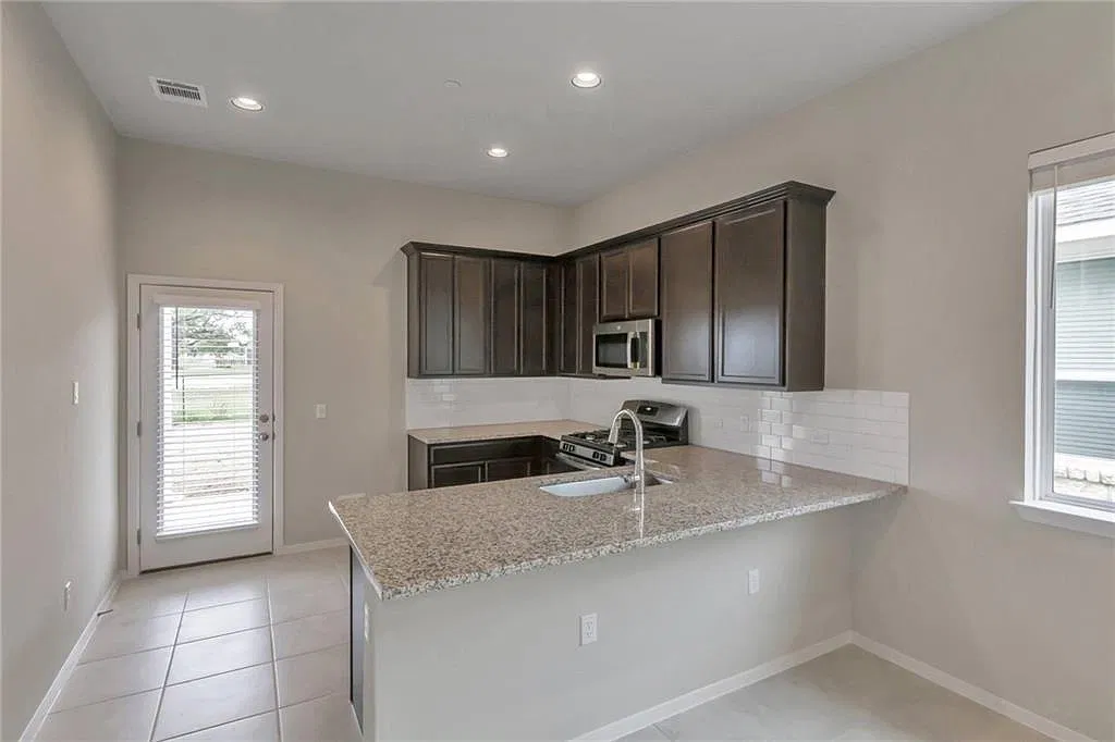 2800 Joe Dimaggio Blvd — Photo 2