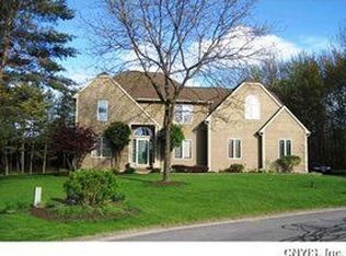 4399 Conway Cir, Syracuse, NY 13215