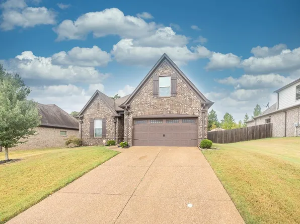 135 Arabella Cir, Oakland, TN 38060