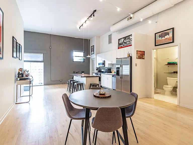 400 N Racine Ave #110B — Photo 6