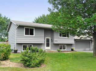 9752 Ives Ln N, Maple Grove, MN 55369