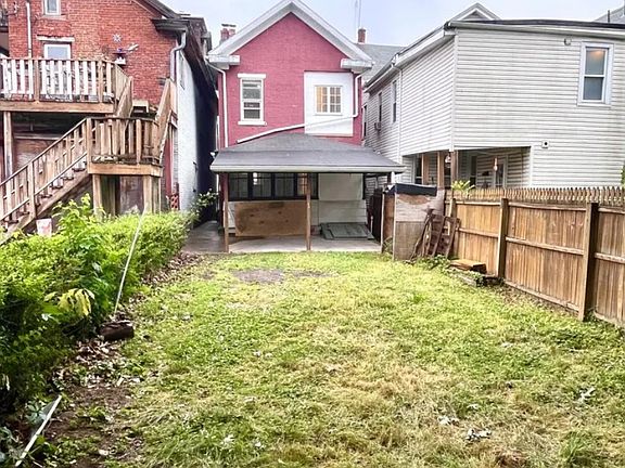 4th image of 204 N 4th St