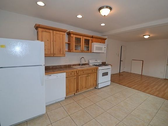 4th image of 2458 N Clybourn Ave APT 01R