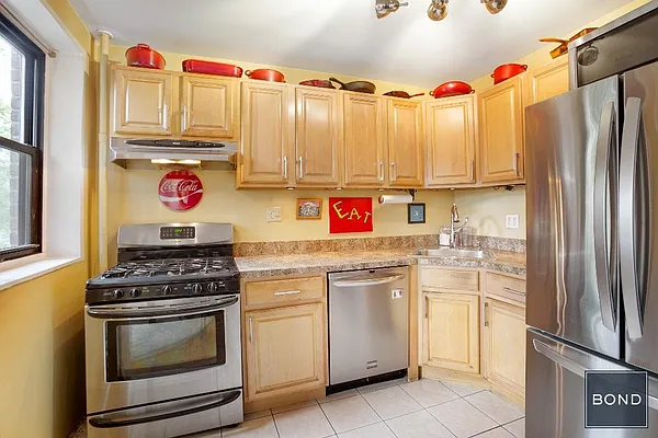 Sold by Bond New York | media 28