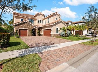 10443 Emerson St, Parkland, FL 33076