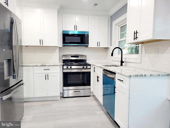 4th image of 15 Placid Ln #36