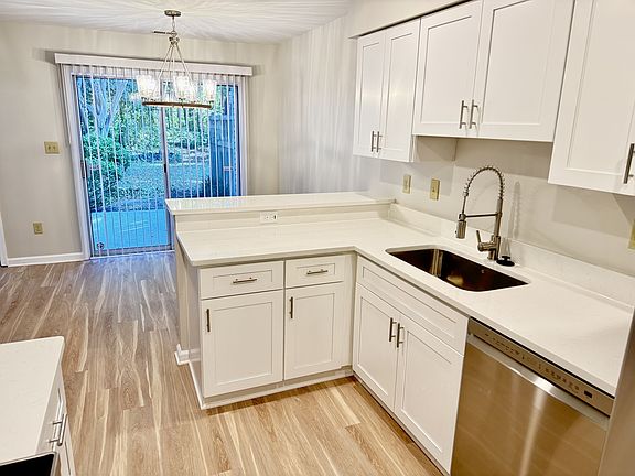4th image of 836 Shoal Creek Trl #1