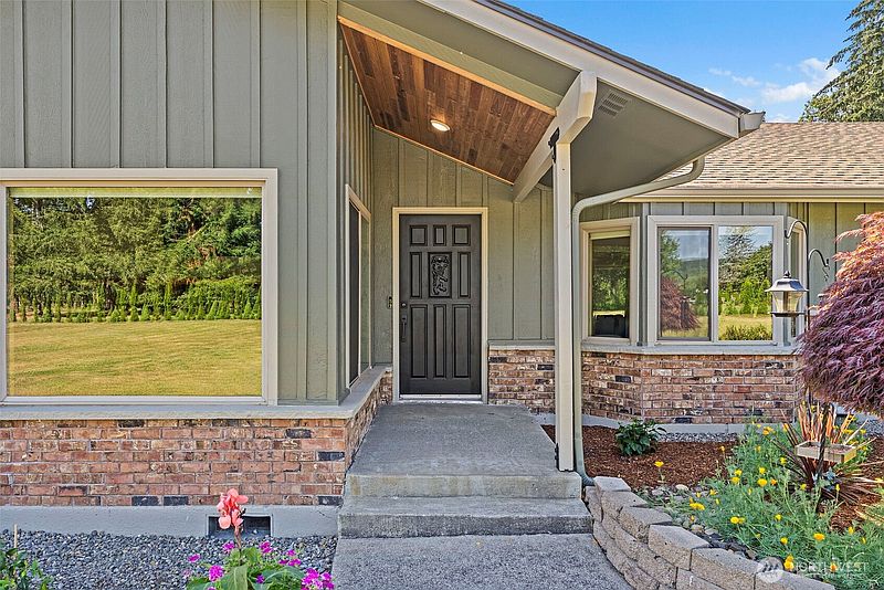 4th image of 2949 Harrison Avenue