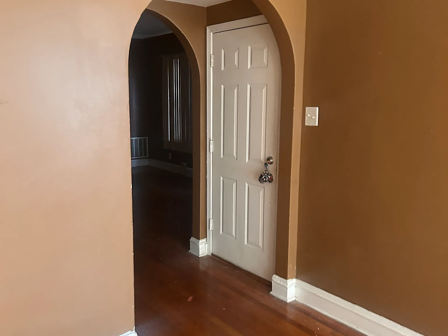 3 bed, 1100 sqft, $2,000 — Photo 1