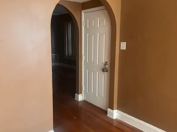 8235 S Marshfield Ave, Chicago, IL