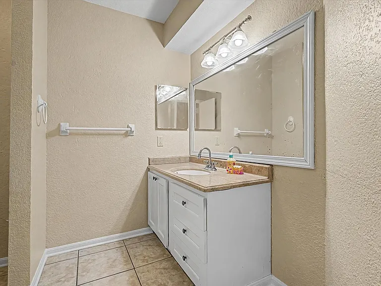 7315 Foxside Ln — Photo 31