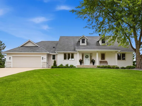 1085 W Shore Dr SW, Hutchinson, MN 55350