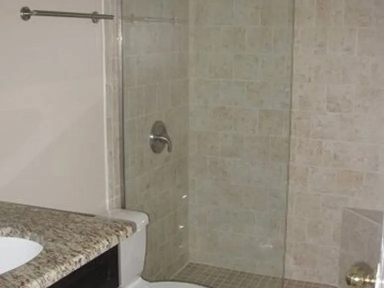 320 Kirkwood Dr — Photo 11