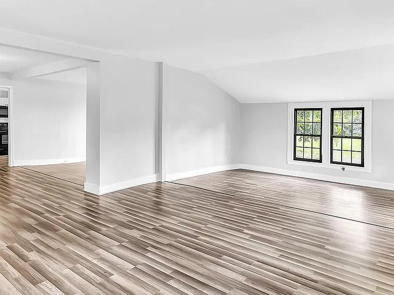 211 Walnut St — Photo 9