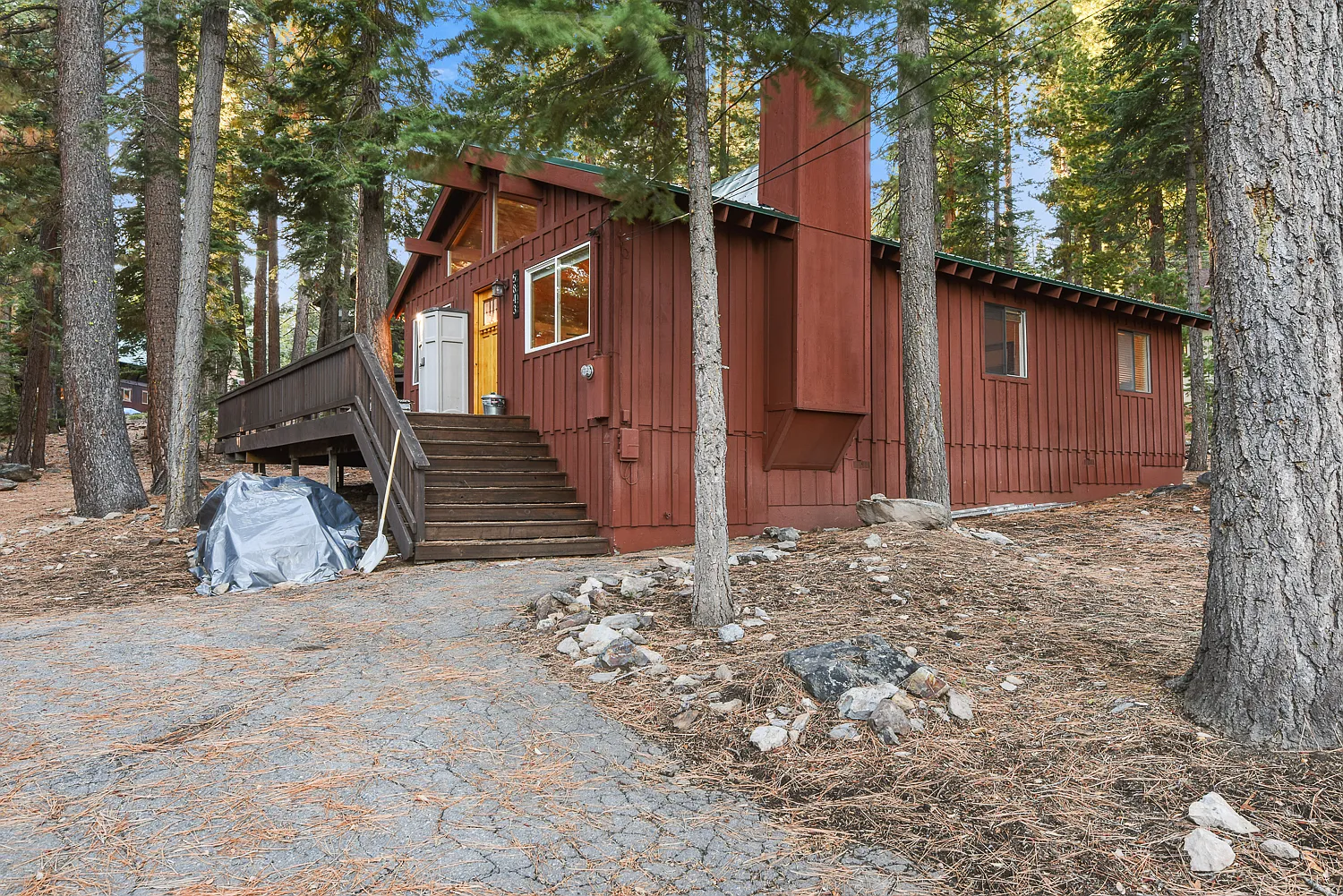3 bed, 1300 sqft, $3,800 — Photo 1