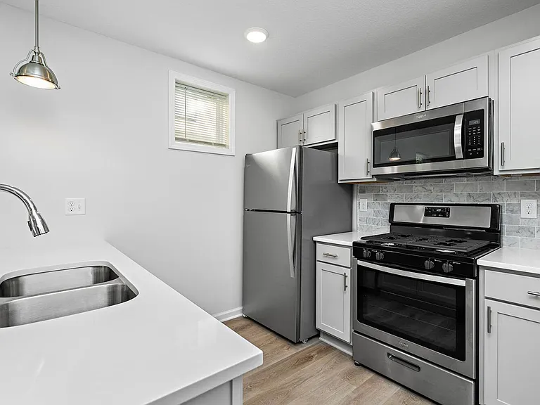 2109 Aldrich — Photo 2