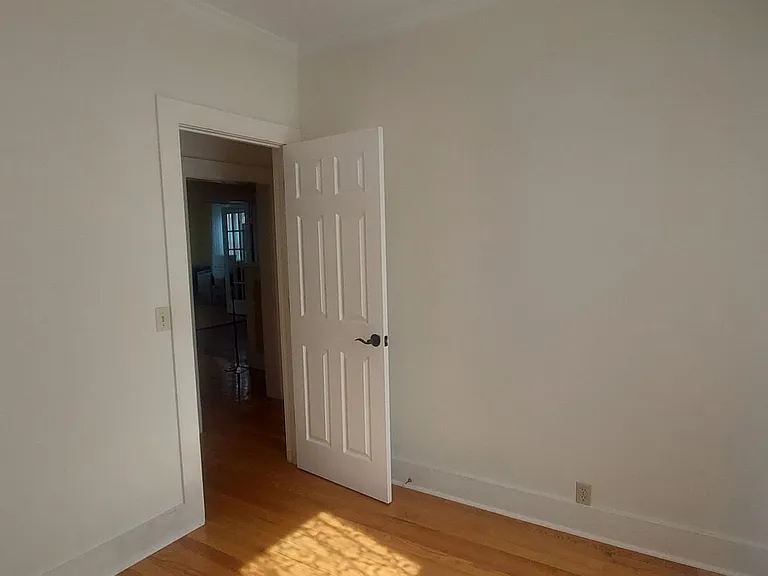 1614 Eldridge Ave — Photo 11