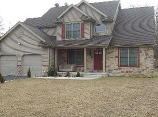 213 Dryden Rd, Stroudsburg, PA 18360